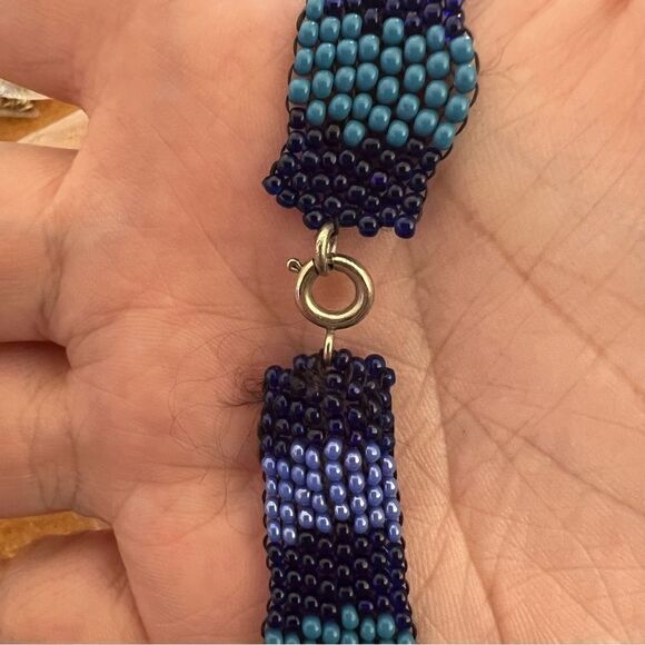 Vintage Sea bead glass necklace, proximately 8 1/2 inches with lobster clasp - Picture 4 of 5